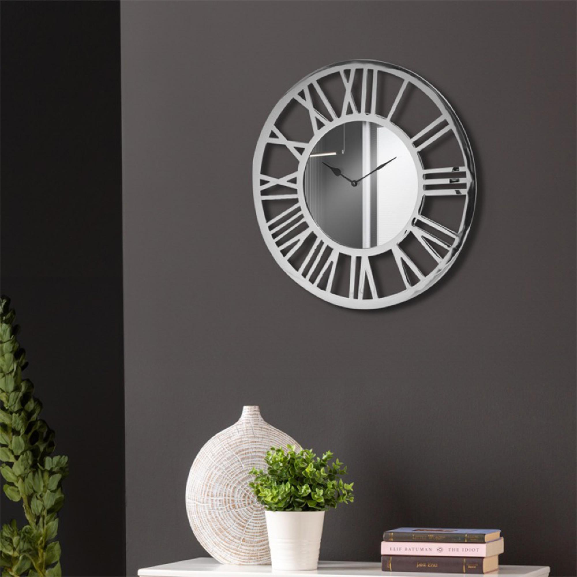 Wall Clock - Round - Silver Metal