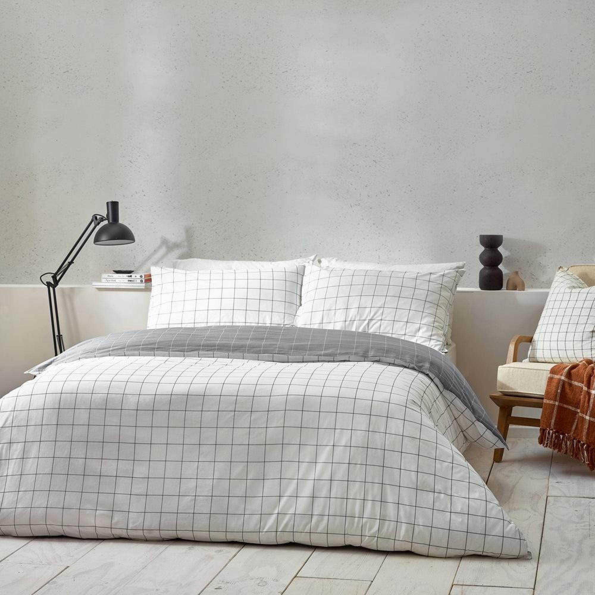 Yard Howarth White and Black Check Duvet Cover Set