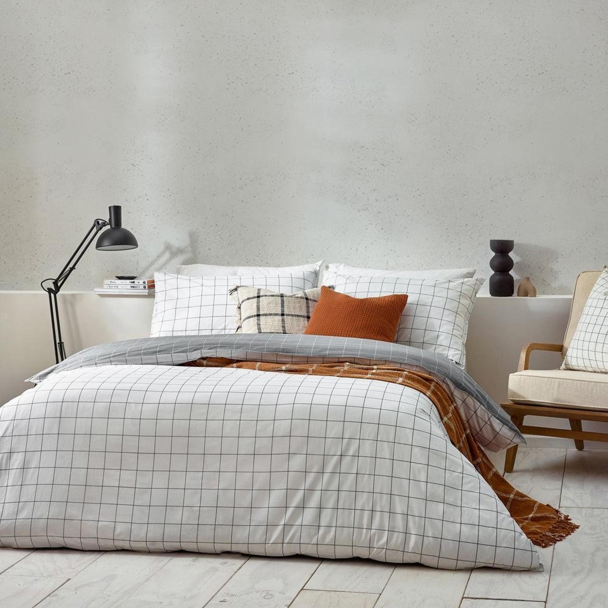 Yard Howarth White and Black Check Duvet Cover Set