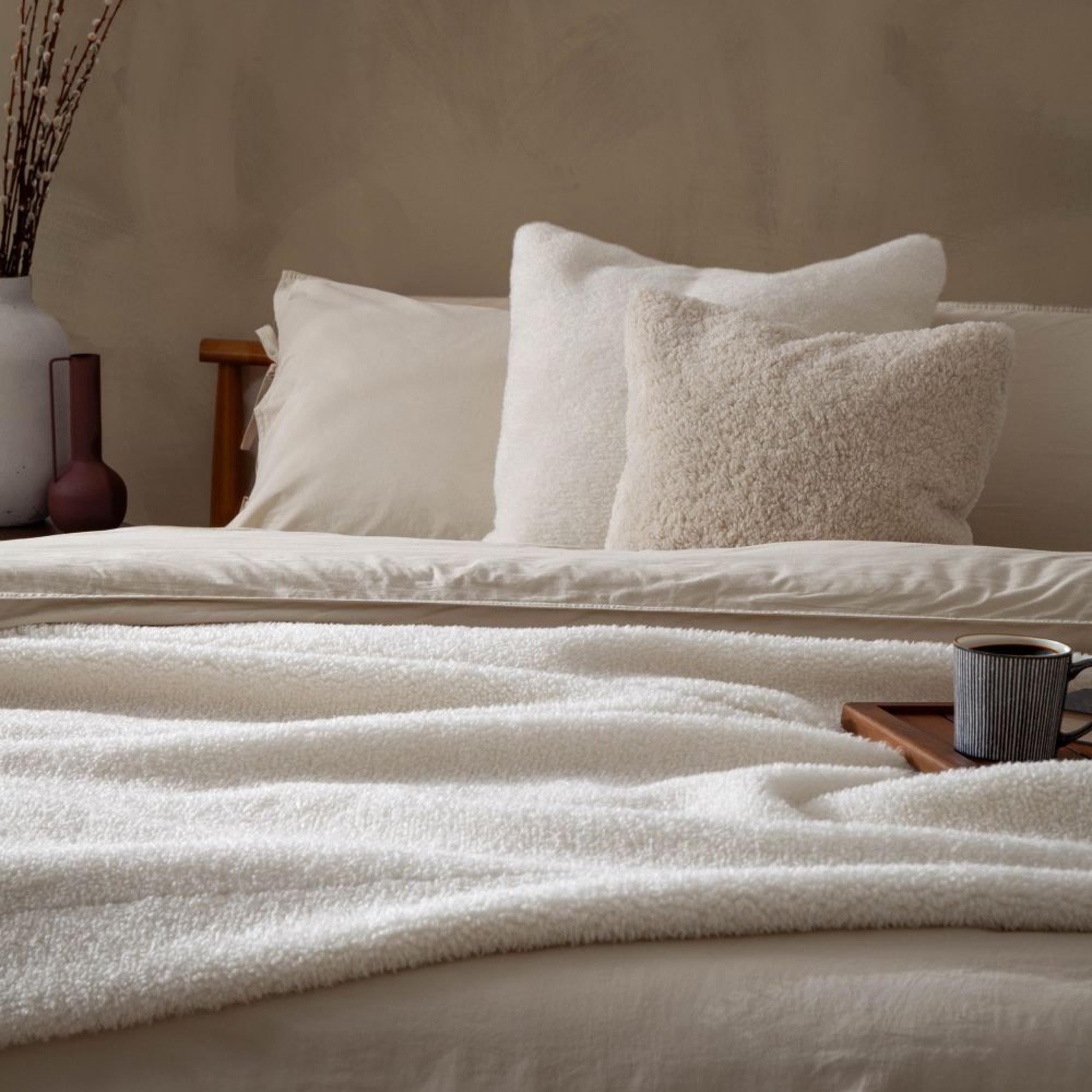 Yard Olann Ecru White Faux Shearling Cushion