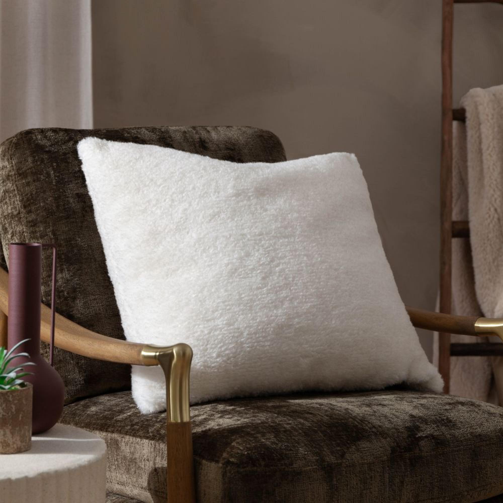 Yard Olann Ecru White Faux Shearling Cushion