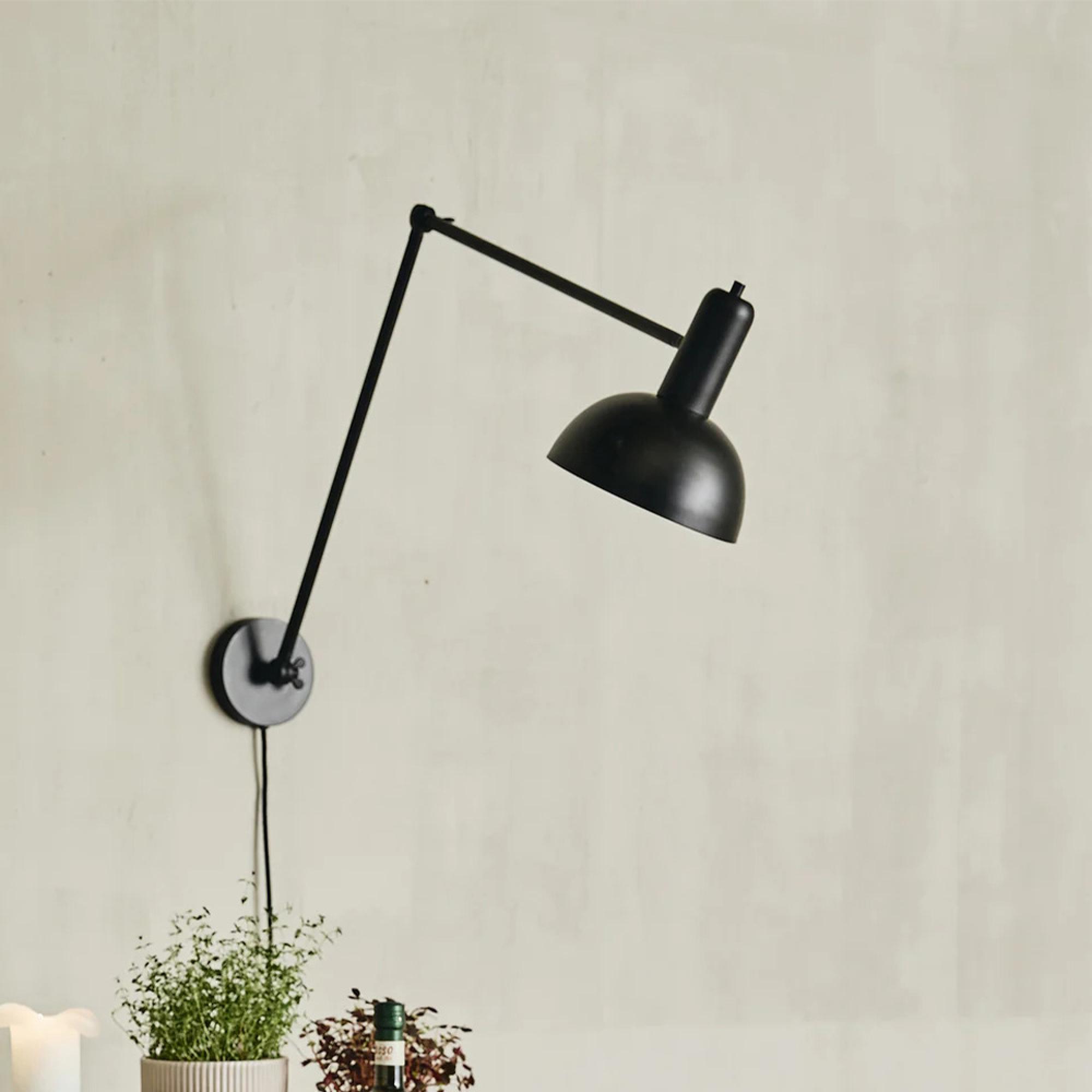 Freya Wall Lamp - Black - Metal