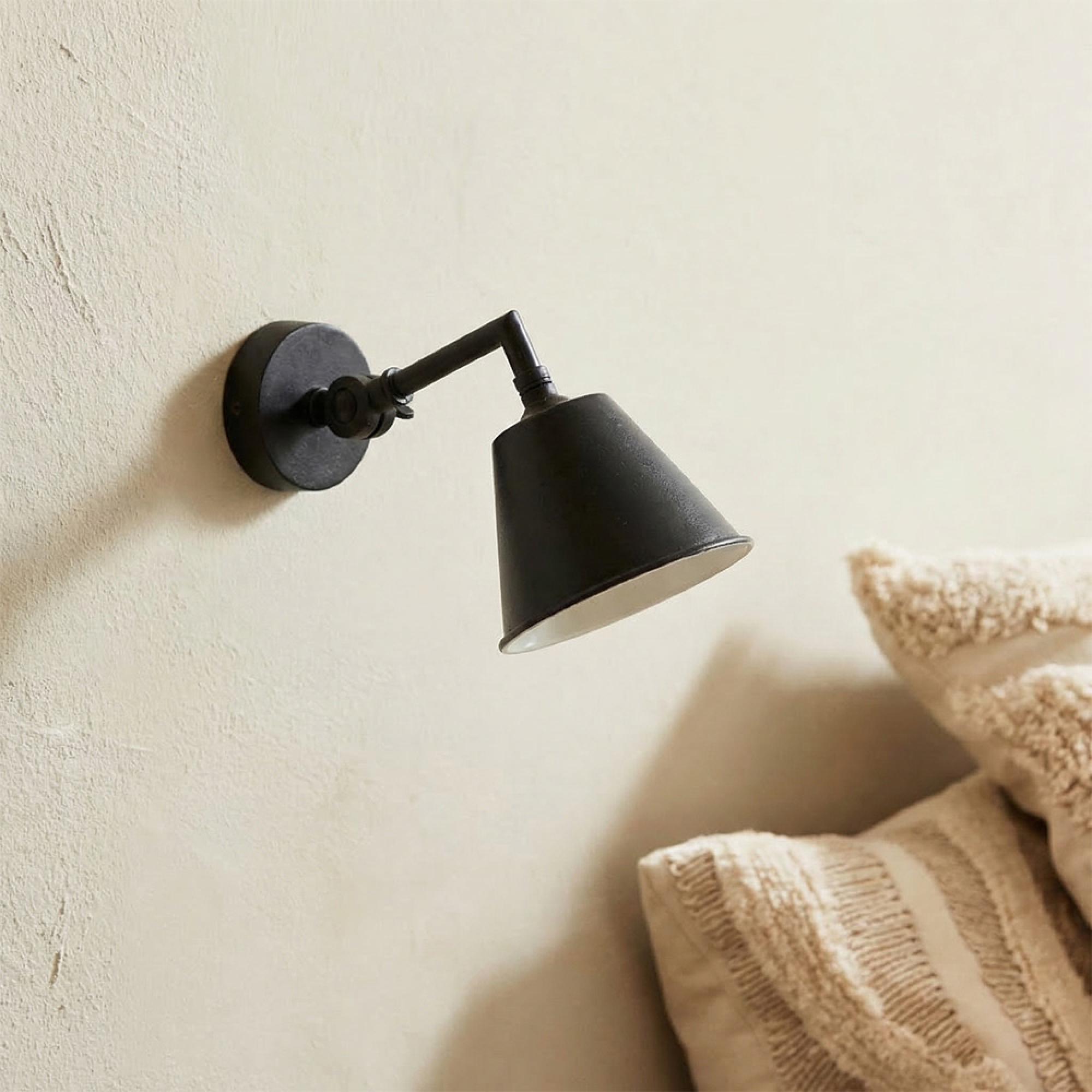 Wall Lamp - Black - Metal - 23cm x 12cm