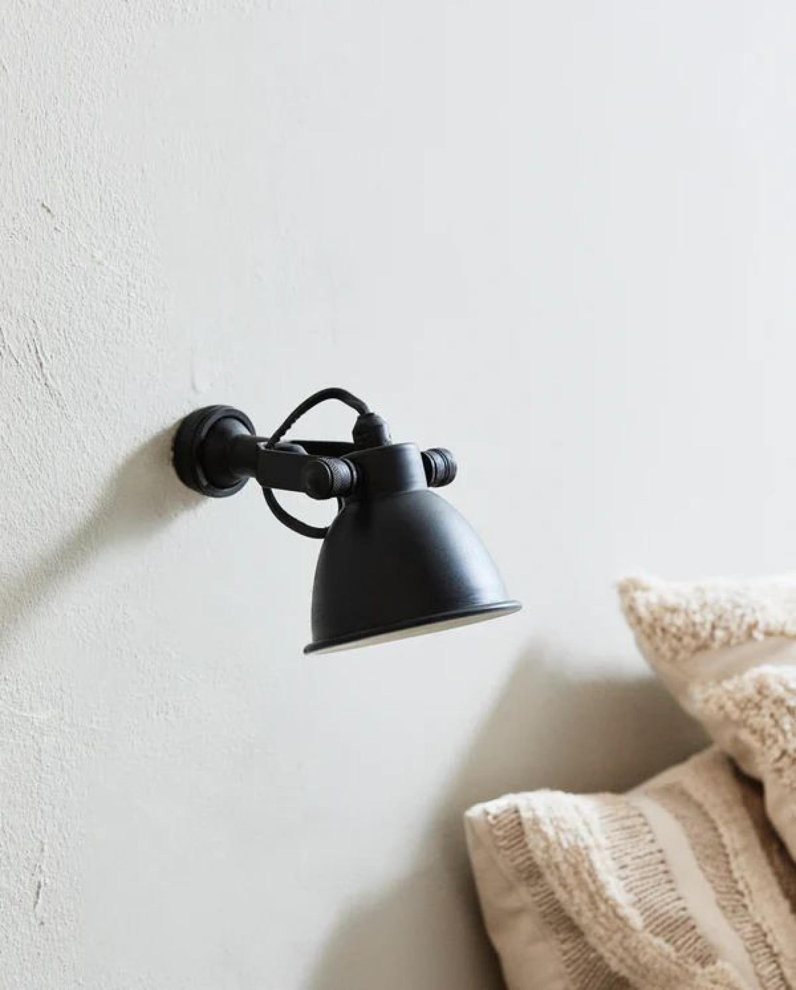 Wall Lamp - Black - Metal - 17cm x 12cm