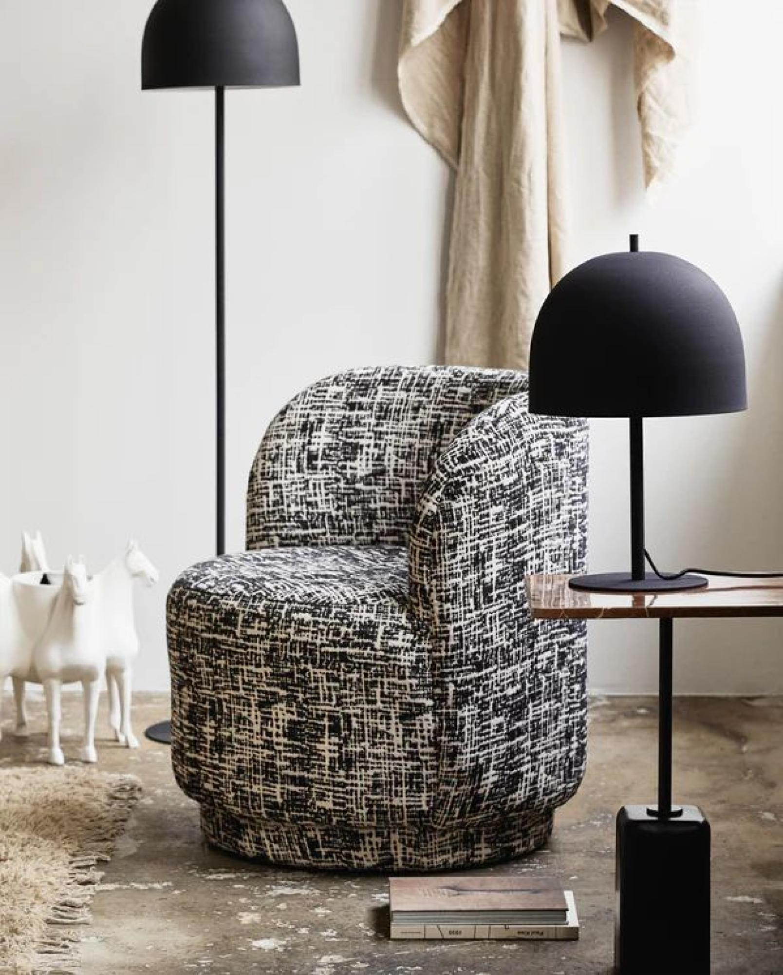 Glow Table Lamp - Matt Black - Metal