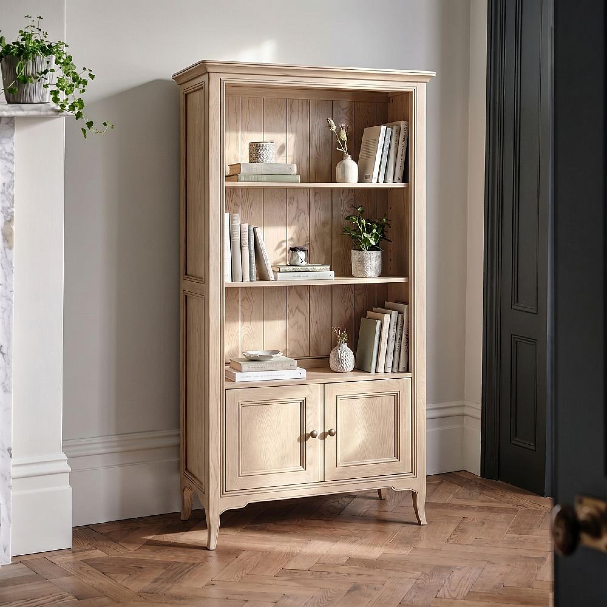 Toulon Bookcase - with Cupboard - Oak