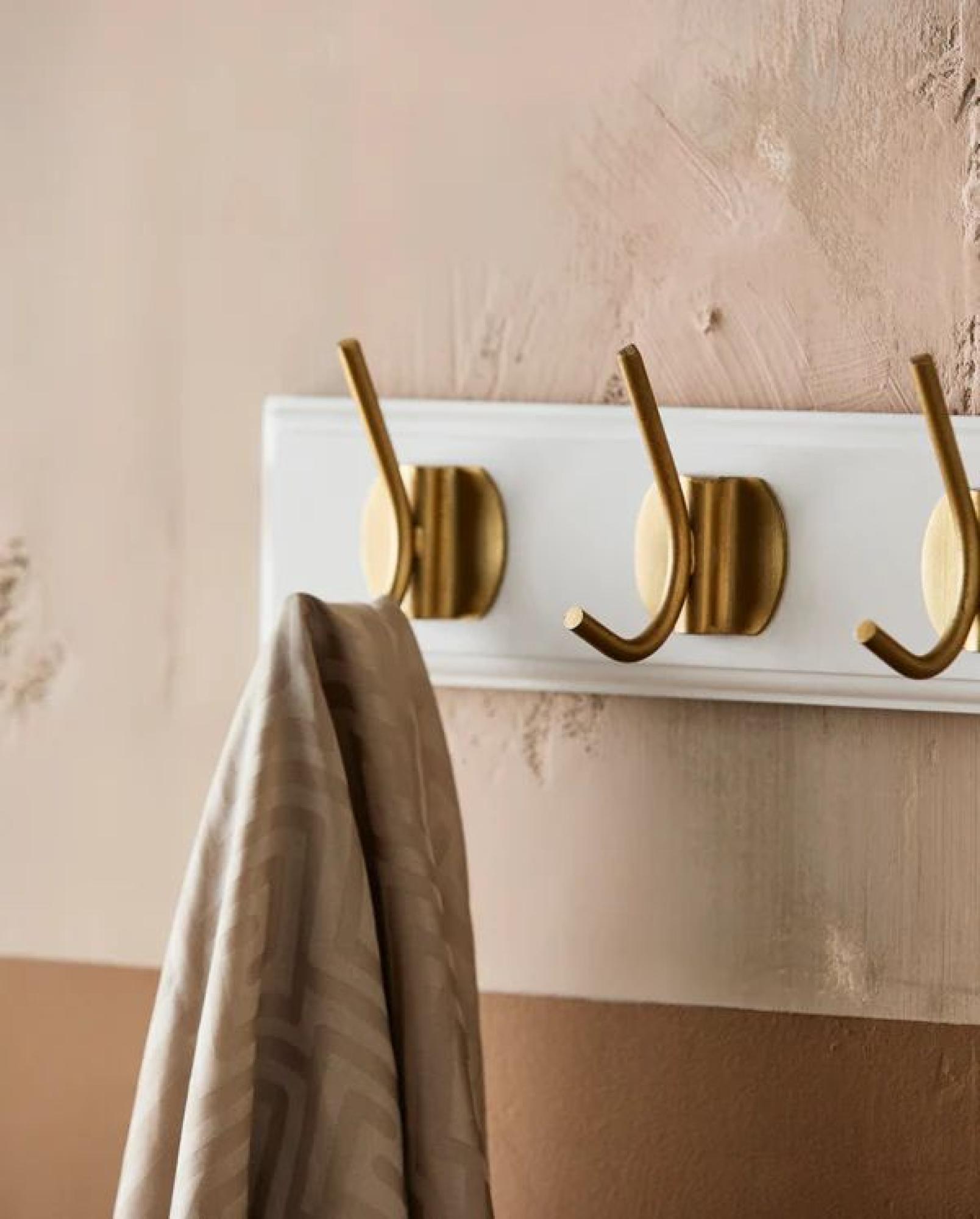 Edgy Coat Rack - Set of 4 - 3 Hooks - White