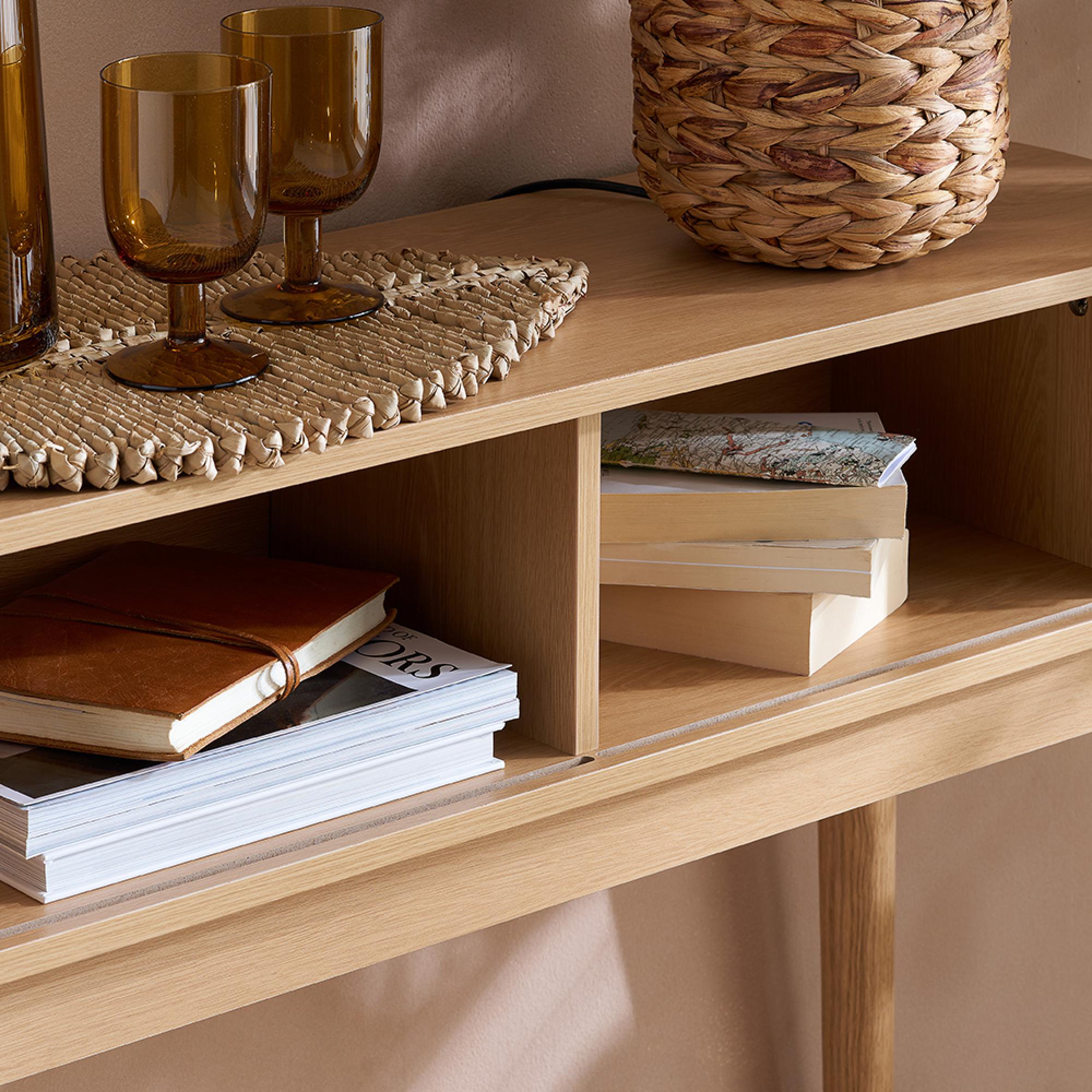 Axel Curved Console Table - Oak Fluted