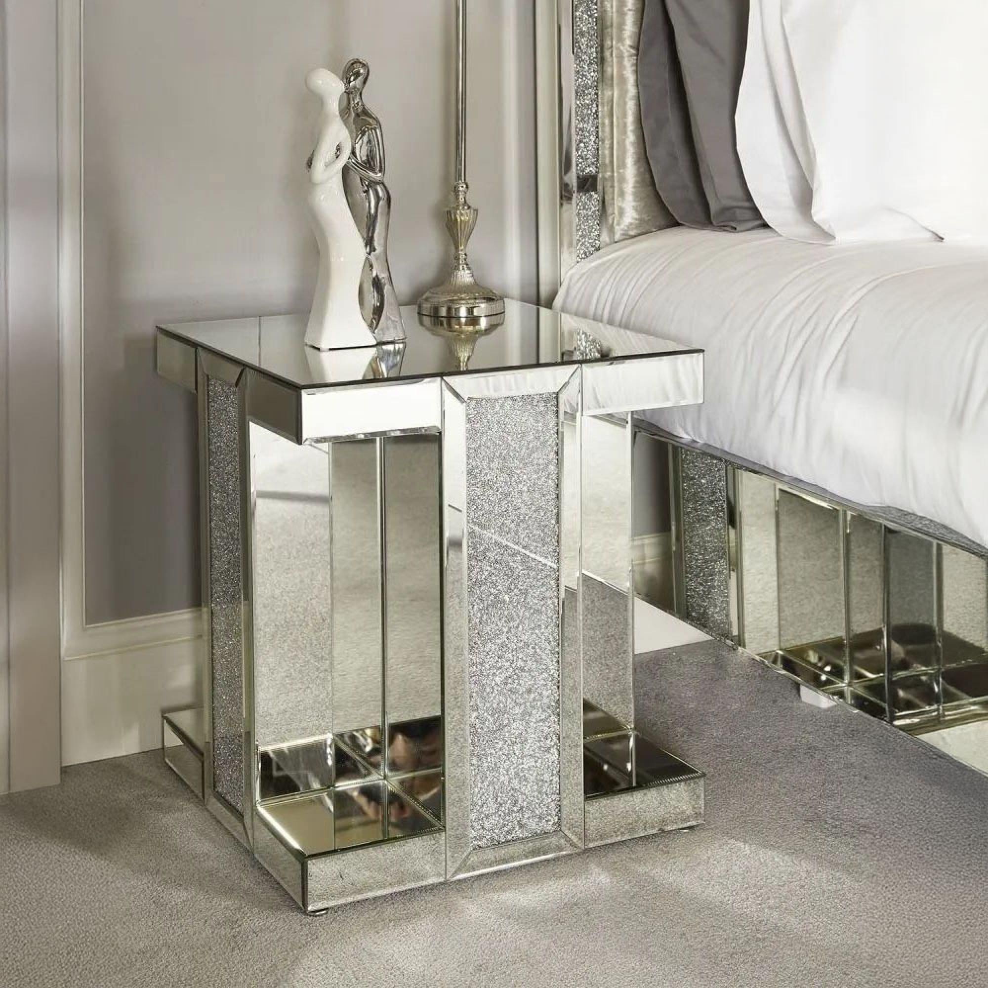Clearance - Naro Mirrored Square End Table - A135