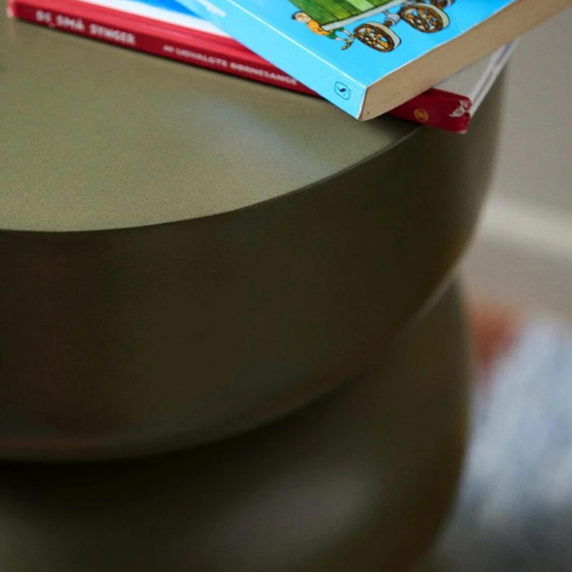 Alma Side Table - Round - Metal