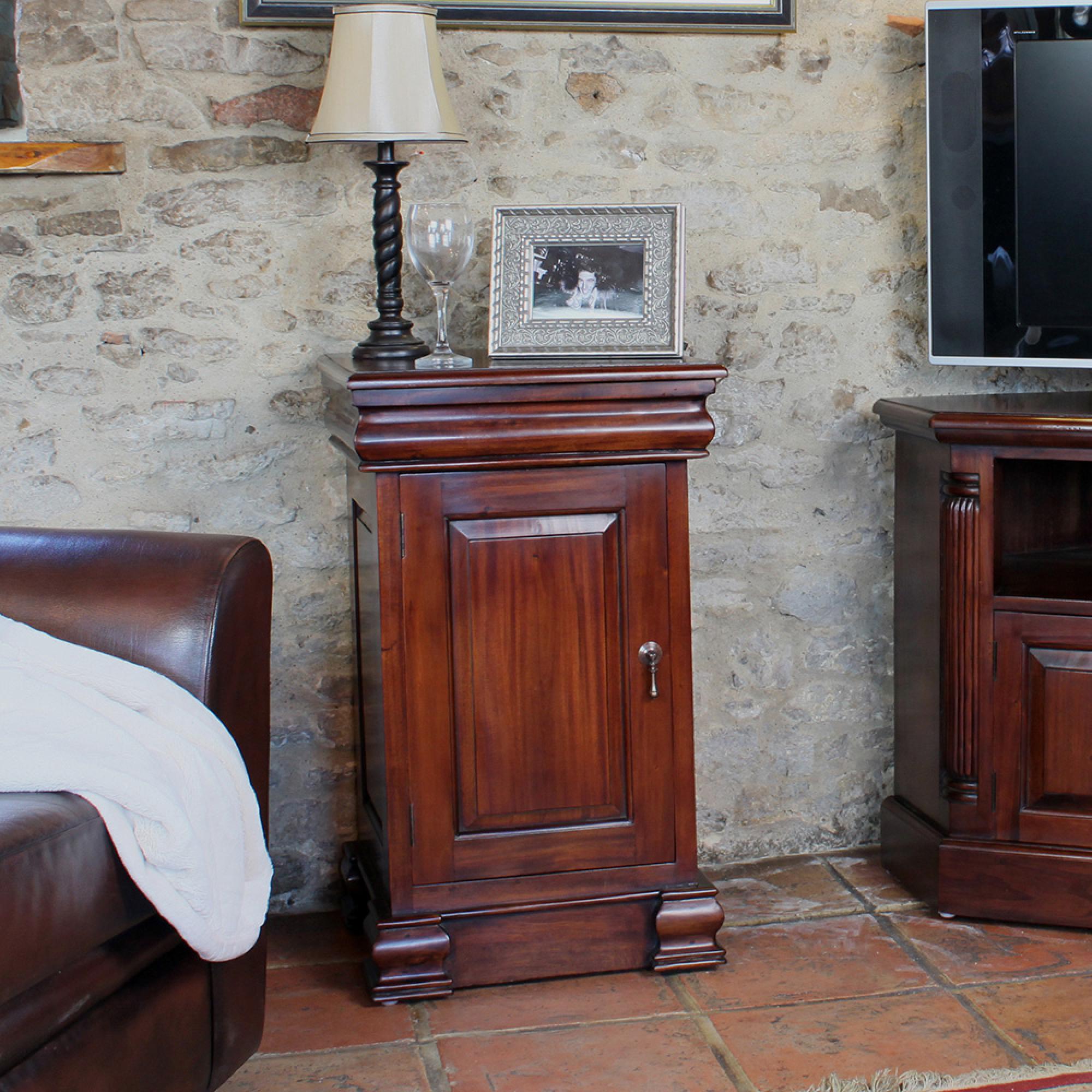 La Roque Lamp Table