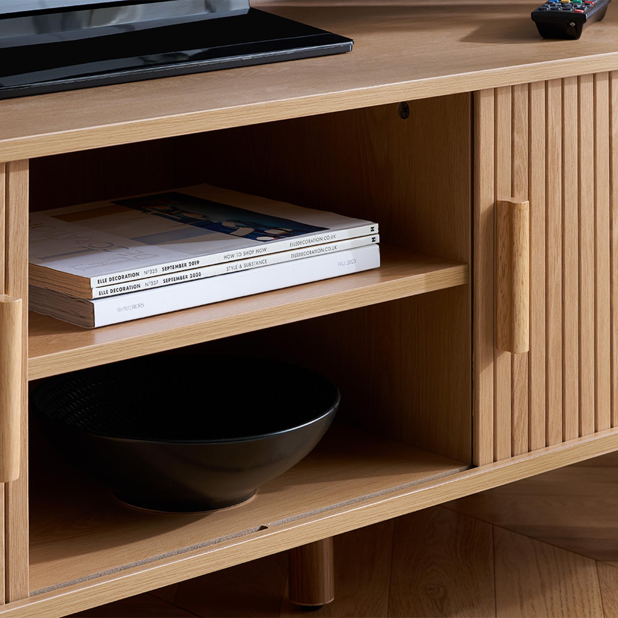 Axel Curved TV Unit - 140cm - Oak Fluted