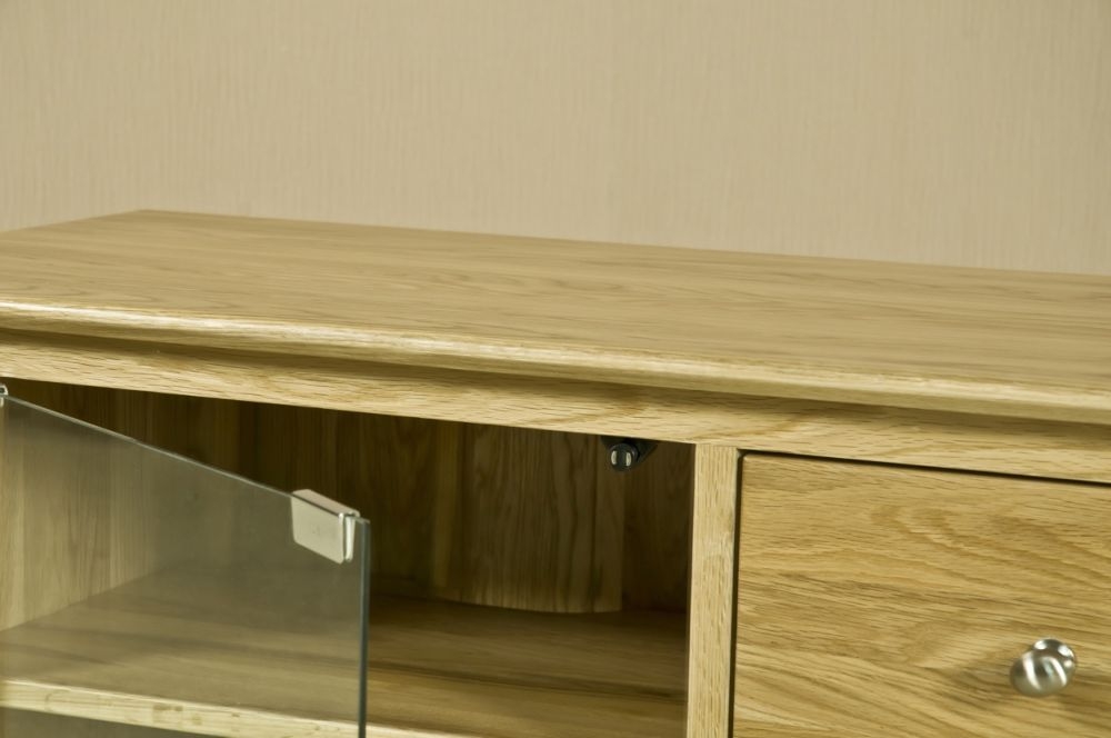 Shaker TV Unit - 2 Door - 2 Drawer - 139.5cm - Small - Oak