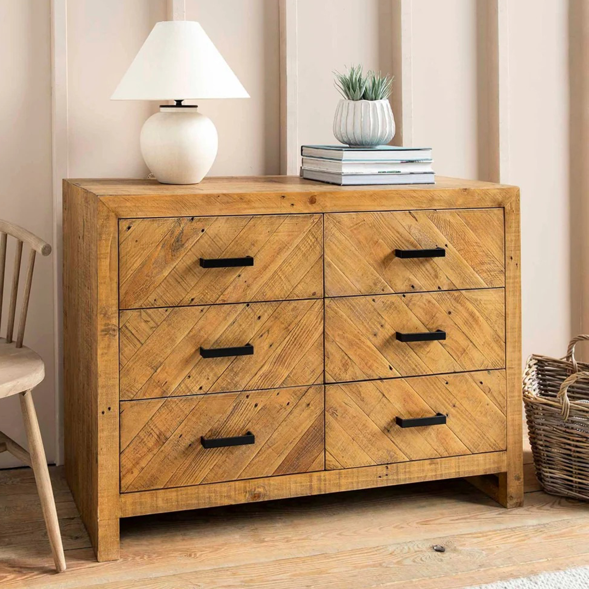 Pine Chest of Drawers