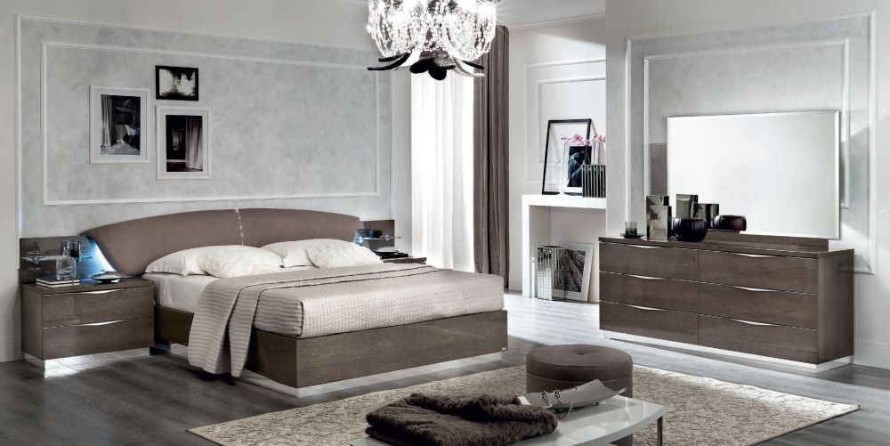 Product photograph of Camel Platinum Night Italian Medium Dresser from Choice Furniture Superstore.