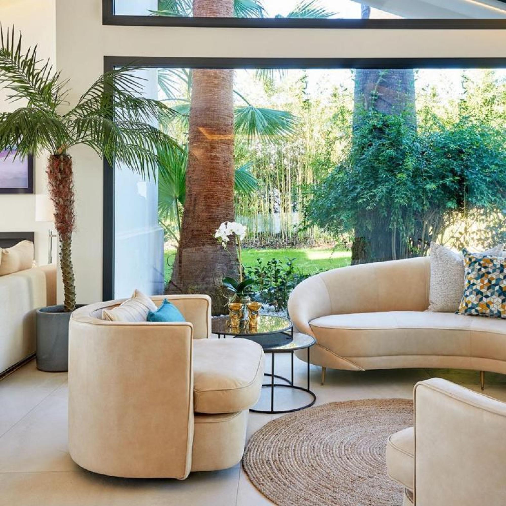 Product photograph of Crisal Decoracion White Set Of 2 Charlot Coffee Tables from Choice Furniture Superstore.