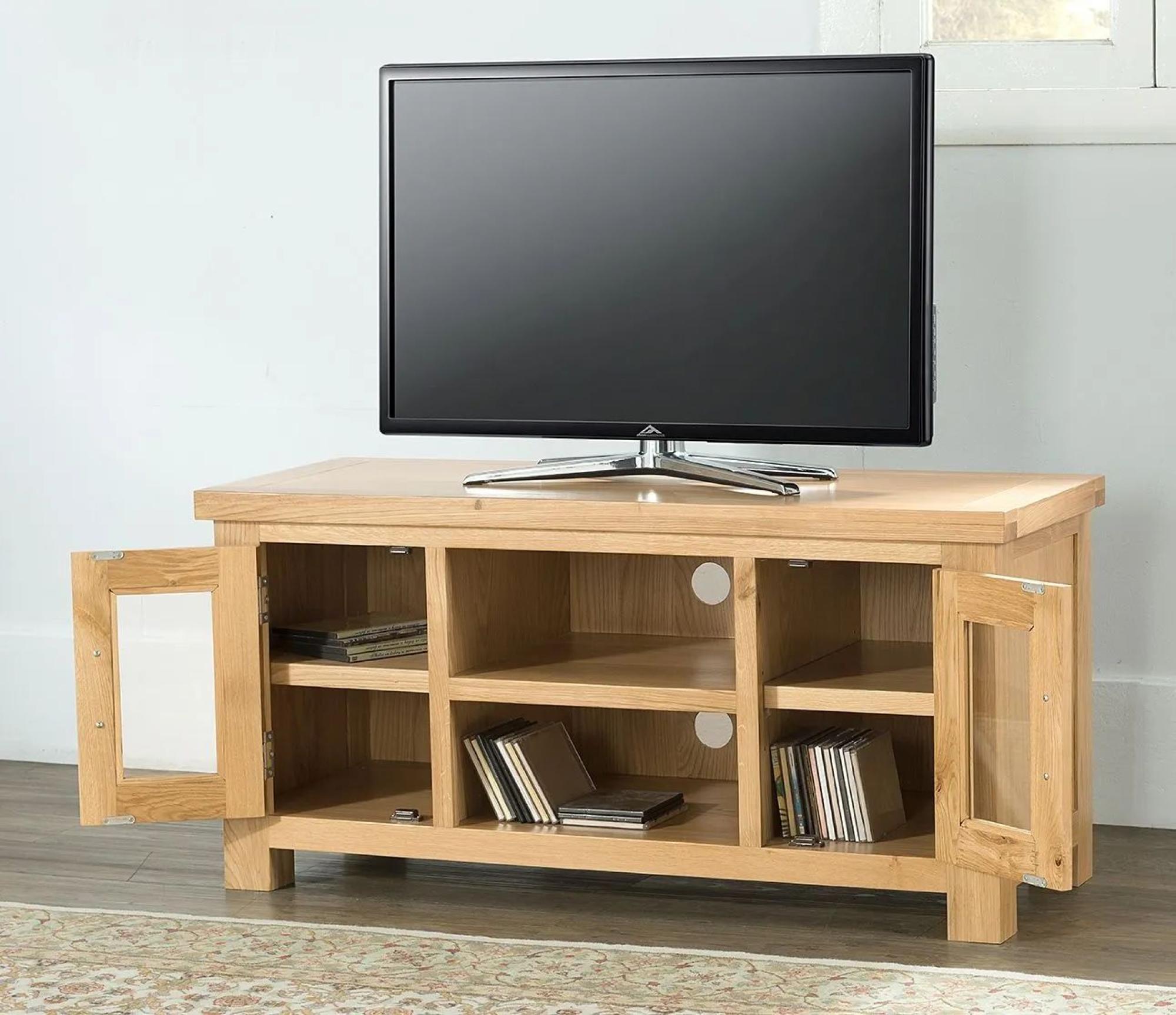 Product photograph of Clearance - Cambridge Oak Large Tv Unit - Fss15436 from Choice Furniture Superstore.