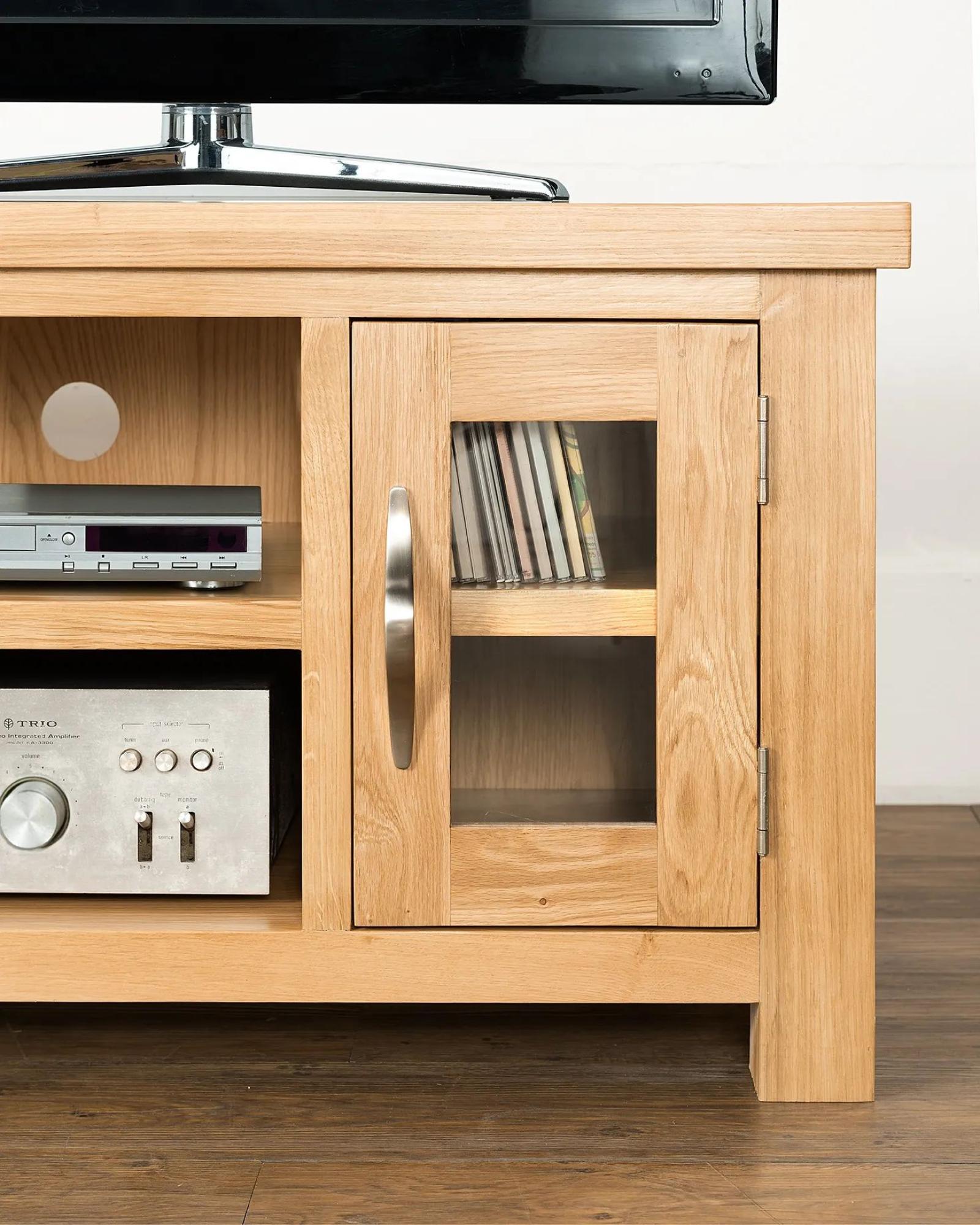 Product photograph of Clearance - Cambridge Oak Large Tv Unit - Fss15436 from Choice Furniture Superstore.