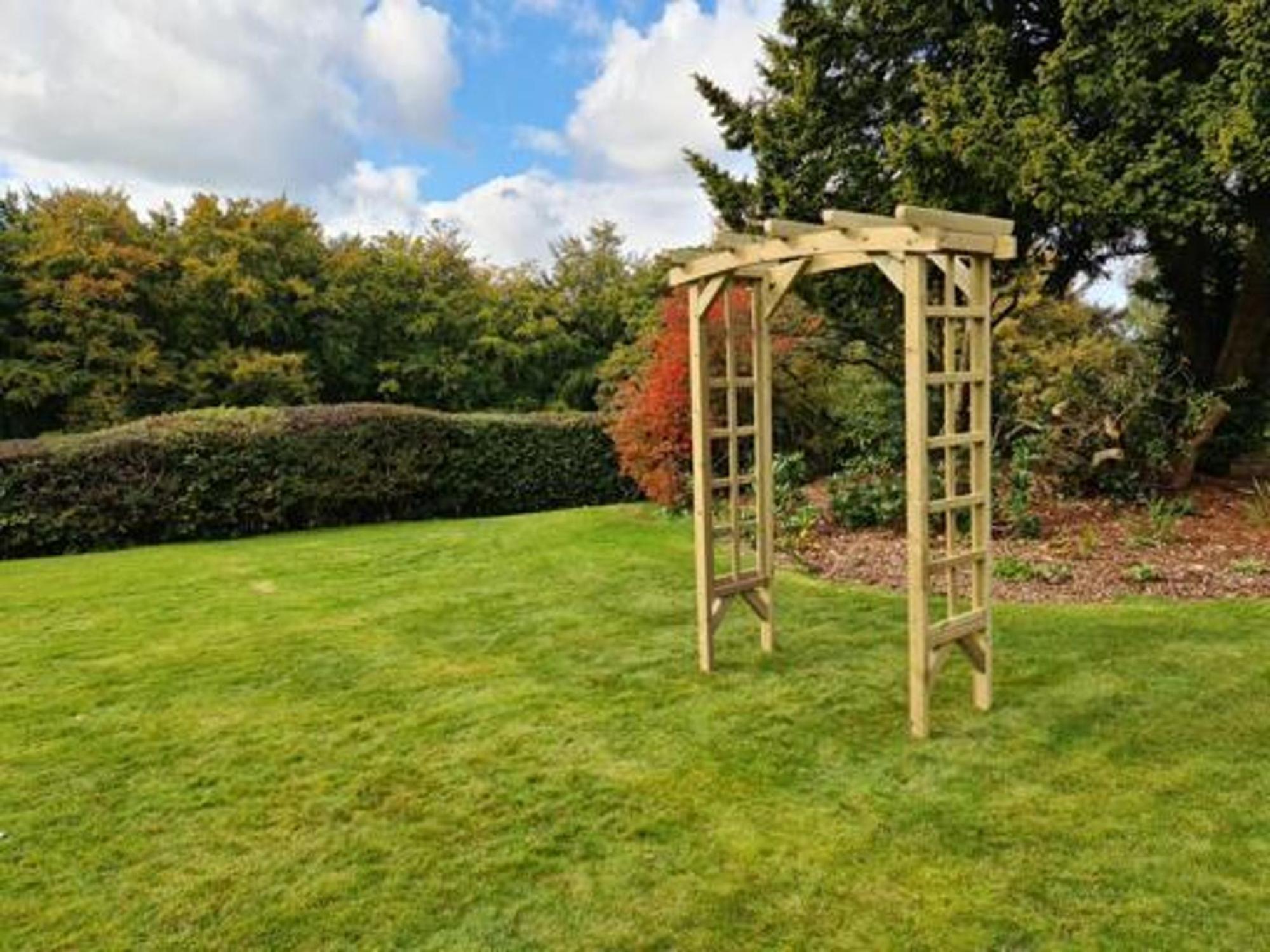 Product photograph of Churnet Valley Ivy Arch 3ft from Choice Furniture Superstore.