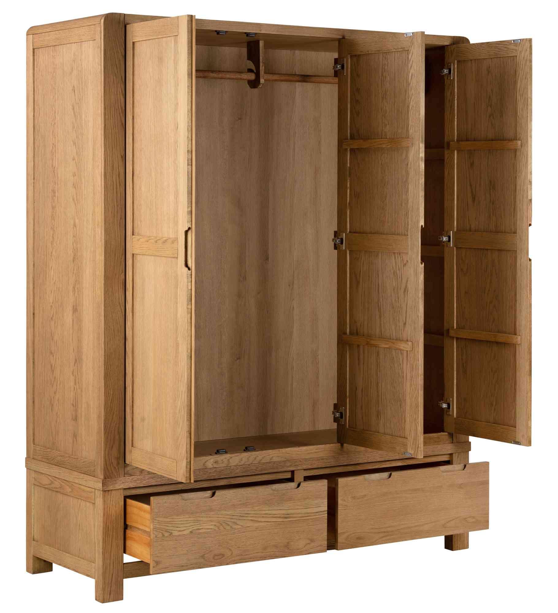 Product photograph of Bergen Oak 3 Door Wardrobe from Choice Furniture Superstore.