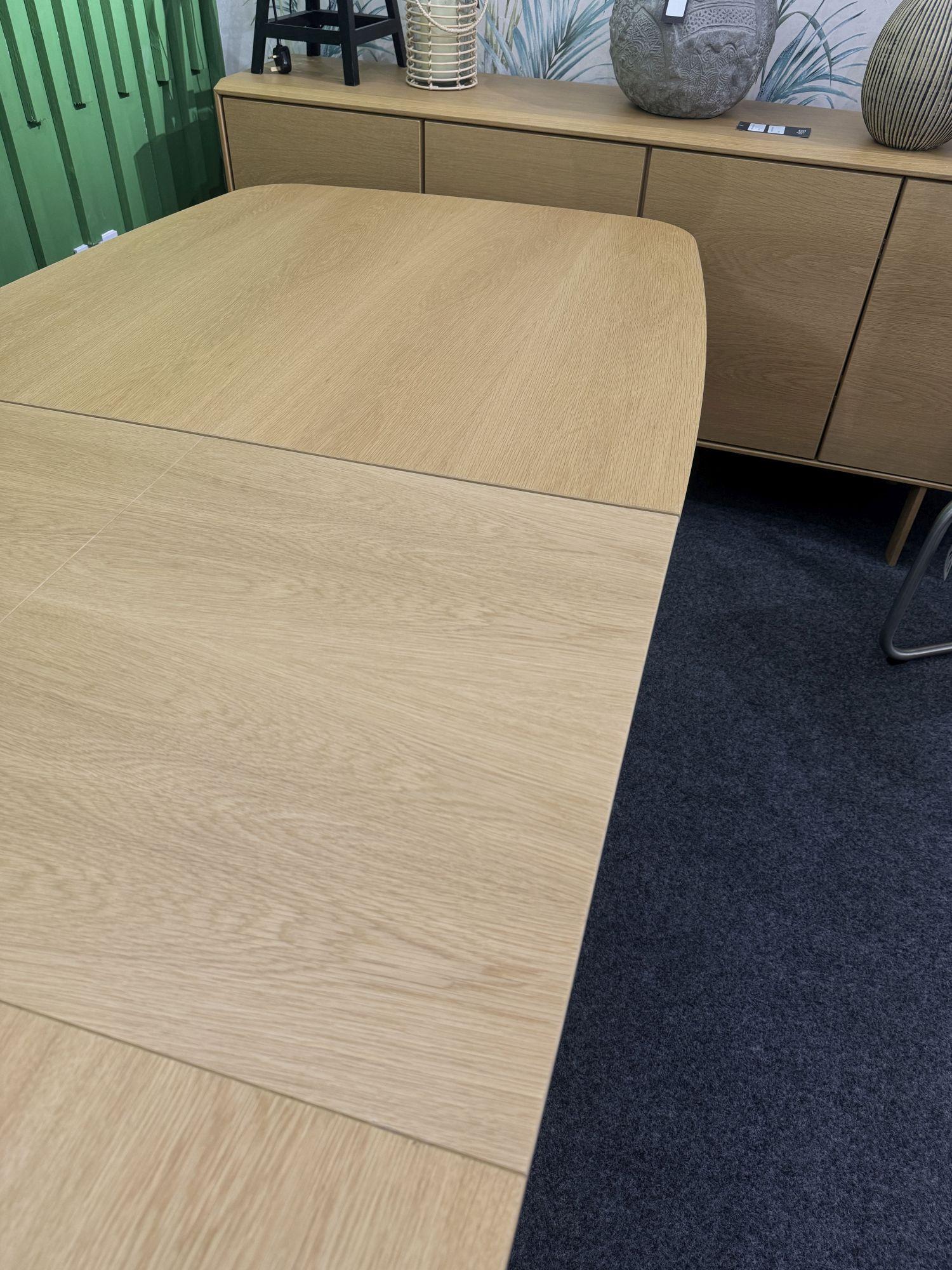 Product photograph of Ex Display - Skovby Sm116 Oak 4-6 Seater Extending Dining Table from Choice Furniture Superstore.