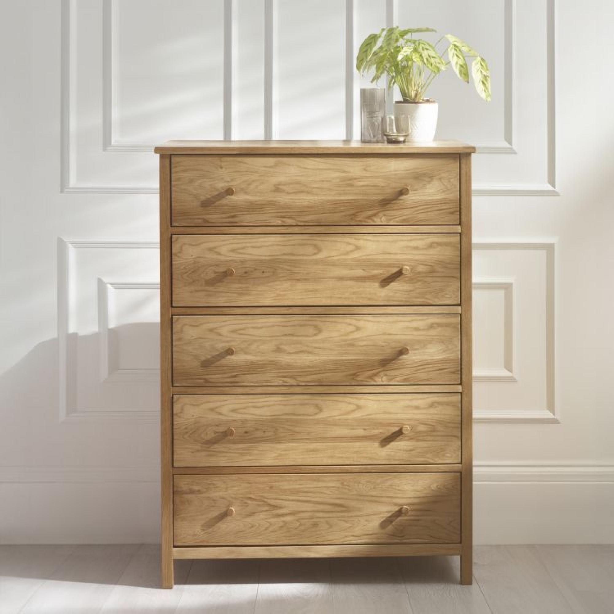 Product photograph of Coxmoor Oak 5 Drawer Chest from Choice Furniture Superstore.