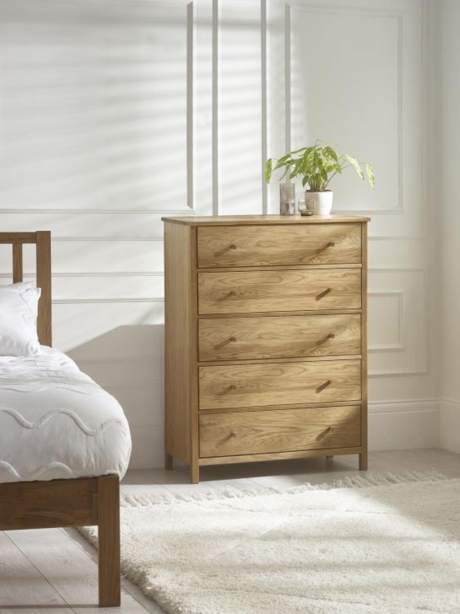 Product photograph of Coxmoor Oak 5 Drawer Chest from Choice Furniture Superstore.