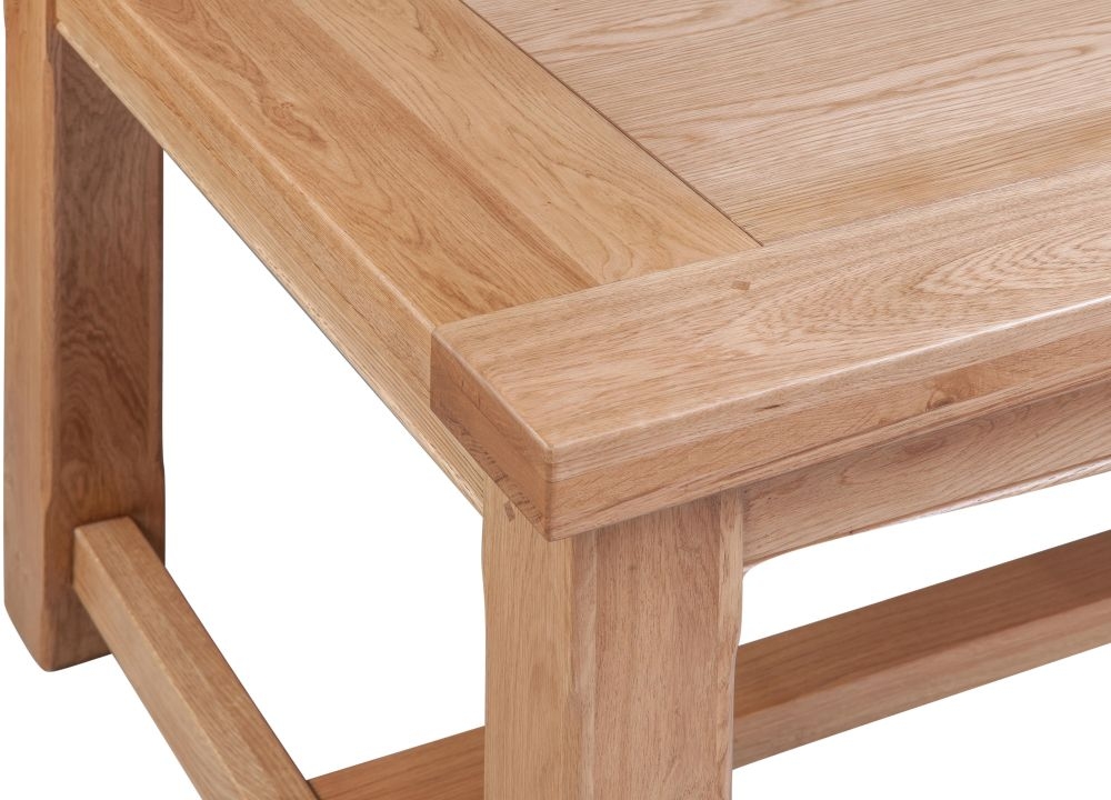 Product photograph of Fairford Oak Large Extending Dining Table from Choice Furniture Superstore.