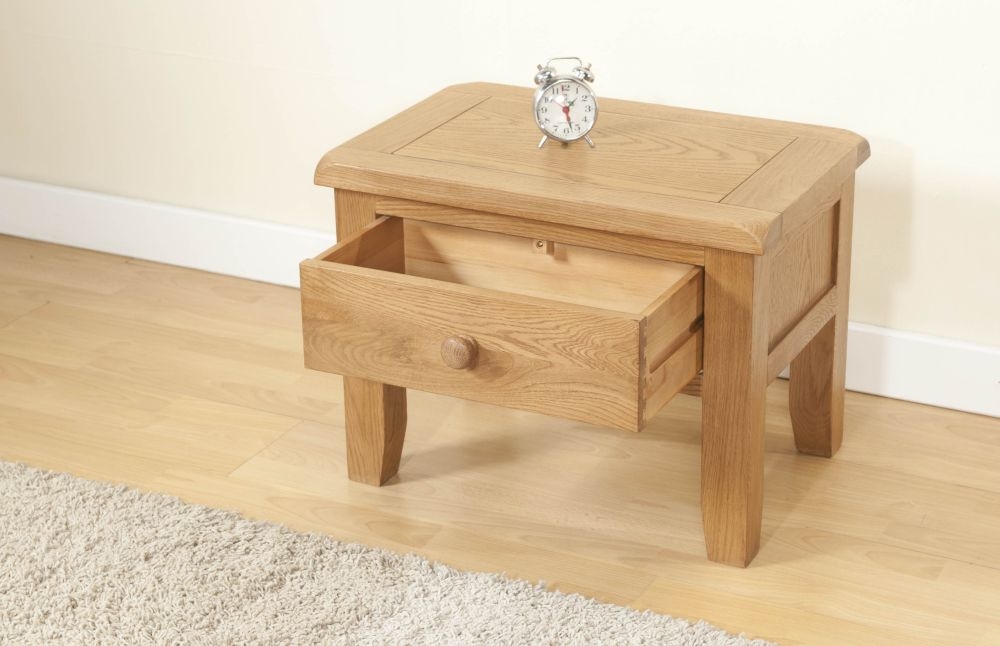 Product photograph of Dorset Oak Side Table from Choice Furniture Superstore.