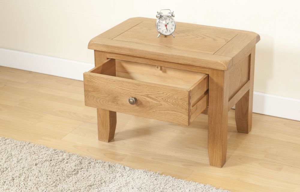 Product photograph of Dorset Oak Side Table from Choice Furniture Superstore.