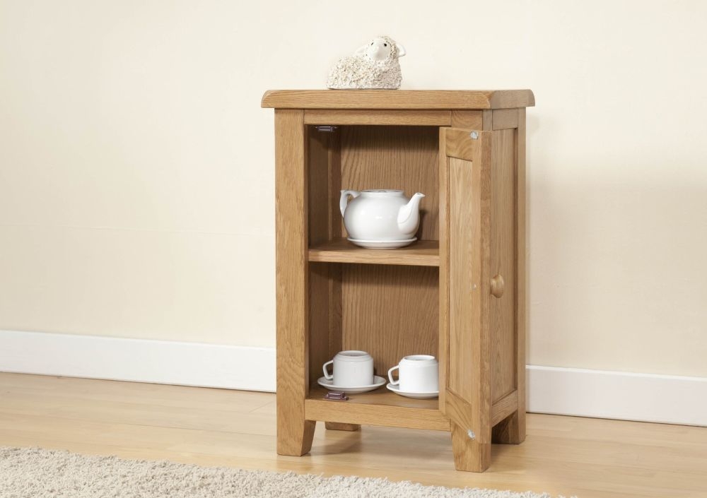 Product photograph of Dorset Oak Compact Hall Cabinet from Choice Furniture Superstore.