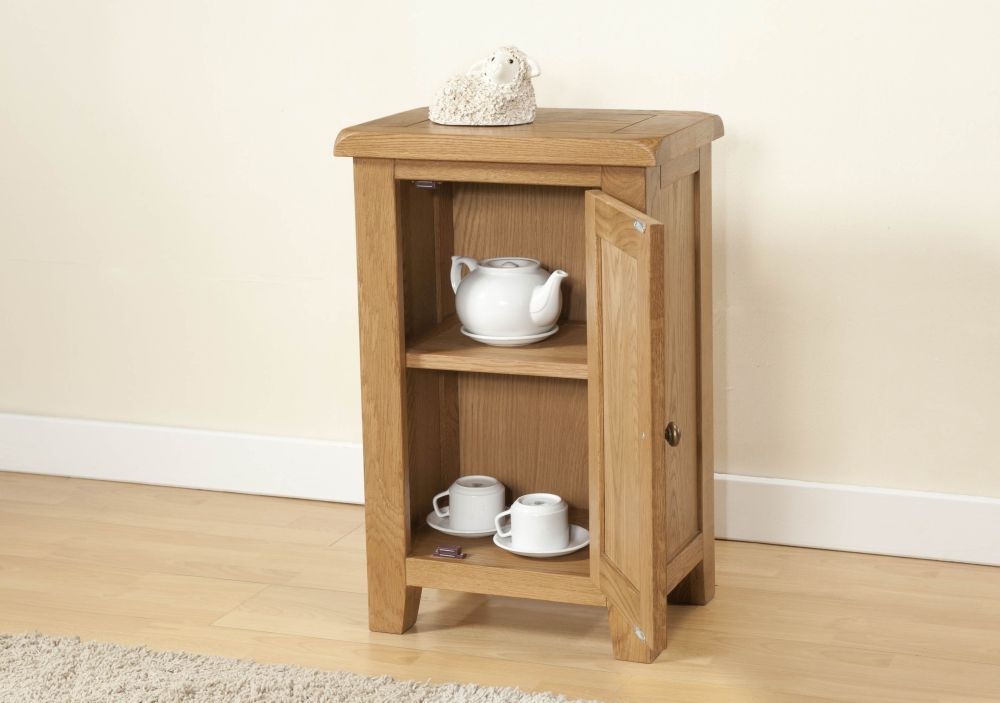 Product photograph of Dorset Oak Compact Hall Cabinet from Choice Furniture Superstore.