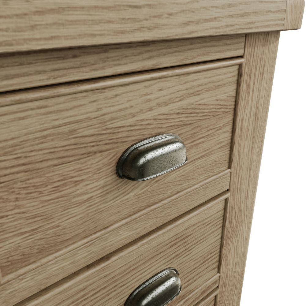 Product photograph of Hatton Oak 4 Drawer Chest from Choice Furniture Superstore.
