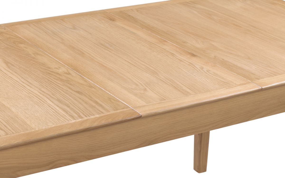 Product photograph of Cotswold Oak 6-8 Seater Extending Dining Table from Choice Furniture Superstore.