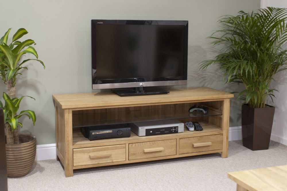 Product photograph of Homestyle Gb Opus Oak Small Plasma Tv Unit from Choice Furniture Superstore.
