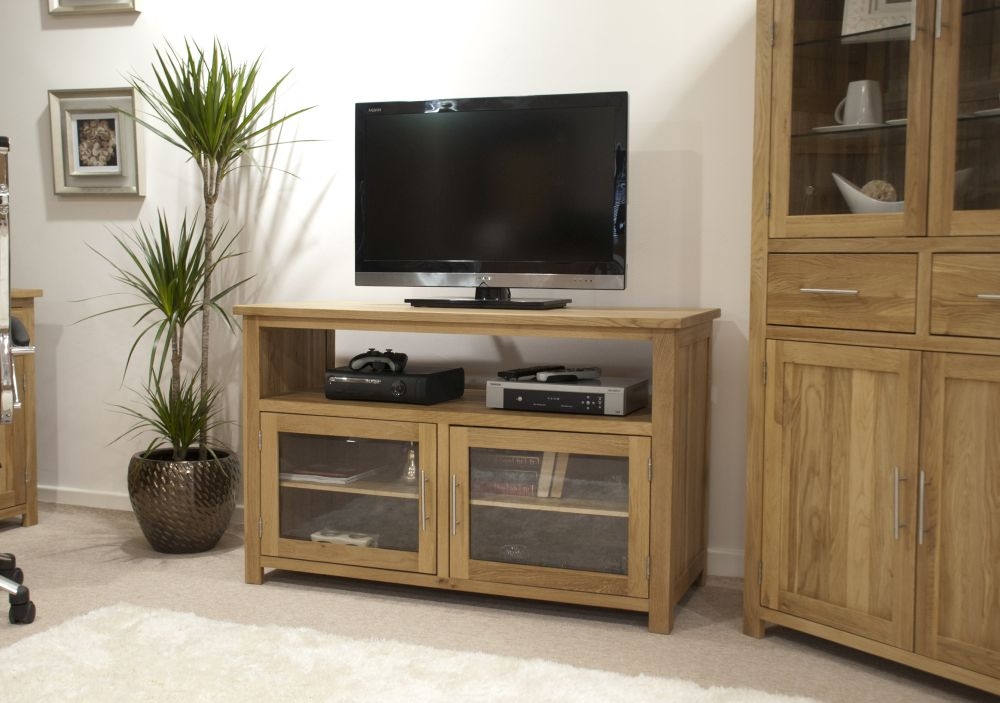 Product photograph of Homestyle Gb Opus Oak Entertainment Unit from Choice Furniture Superstore.