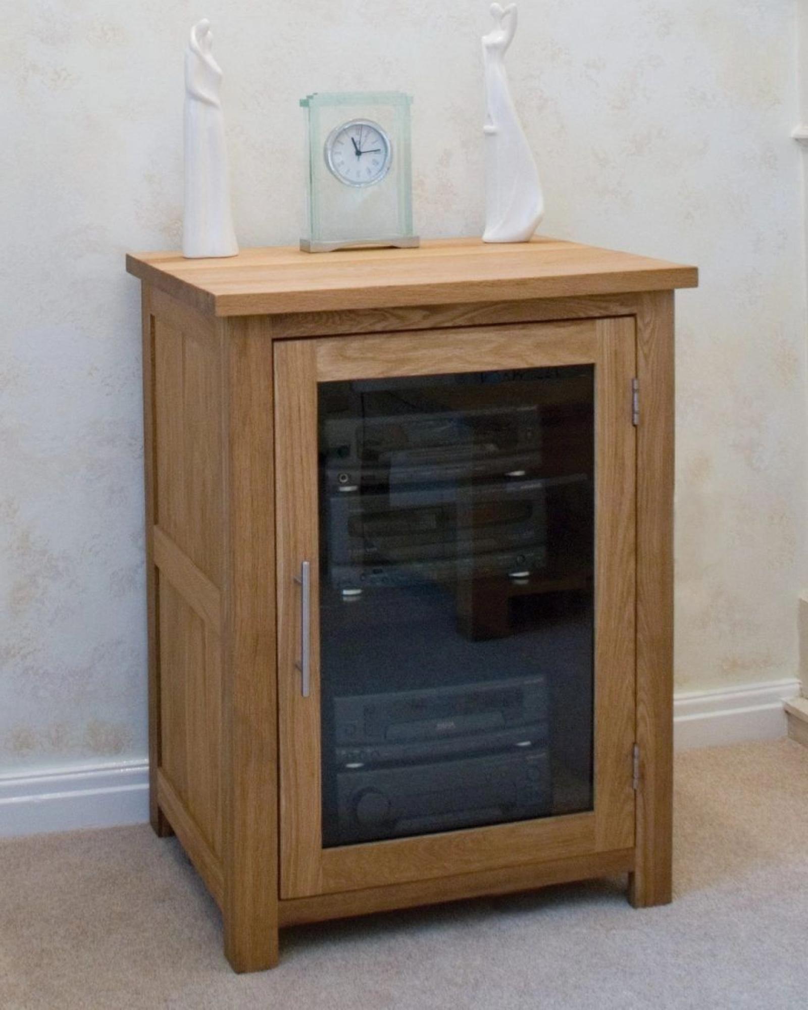 Product photograph of Homestyle Gb Opus Oak Hifi Unit from Choice Furniture Superstore.