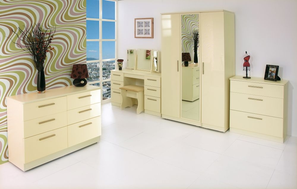 Product photograph of Knightsbridge Cream Gloss 3 Door Tall Triple Wardrobe - 1 Mirror from Choice Furniture Superstore.