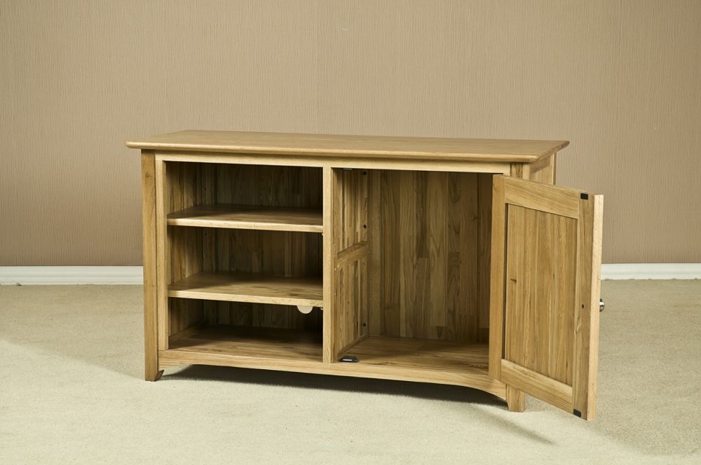 Product photograph of Shaker Oak Tv Cabinet from Choice Furniture Superstore.
