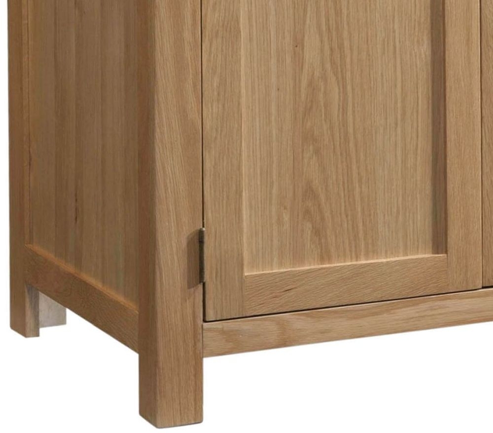 Product photograph of Appleby Oak 2 Door Plain Wardrobe from Choice Furniture Superstore.