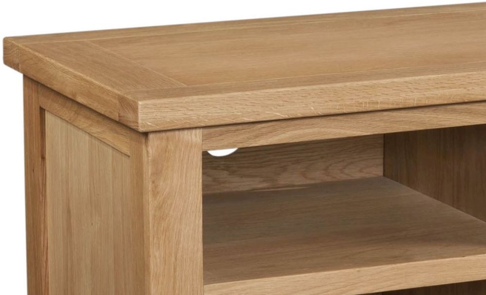 Product photograph of Appleby Oak 90cm Tv Unit from Choice Furniture Superstore.