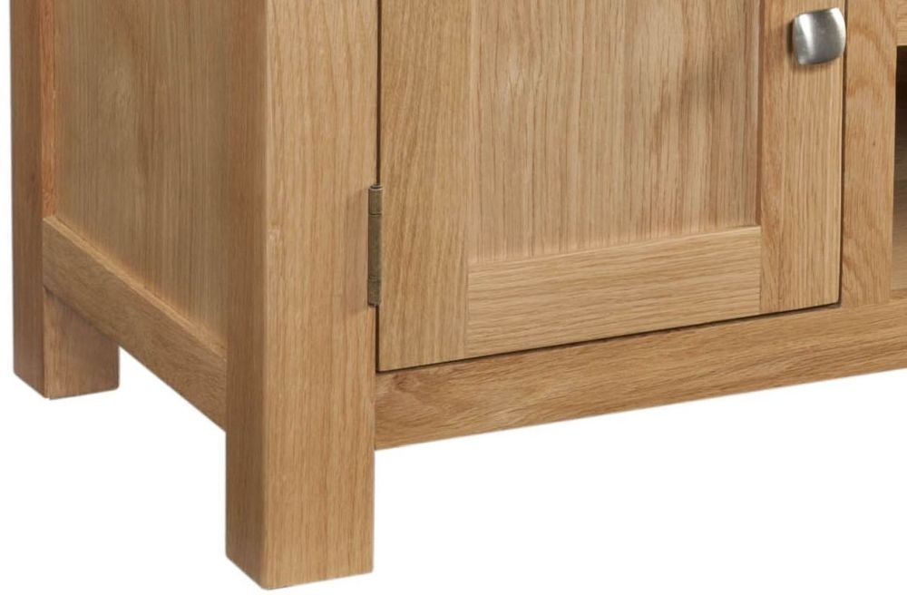 Product photograph of Appleby Oak 120cm Large Tv Unit from Choice Furniture Superstore.