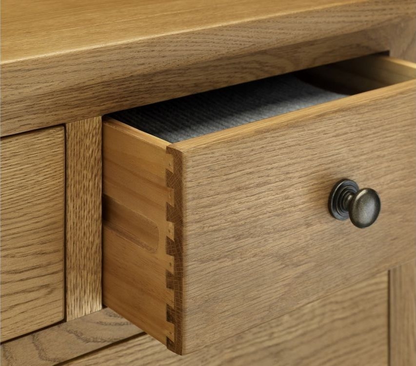 Product photograph of Marlborough Oak 3 Drawer Bedside Cabinet from Choice Furniture Superstore.