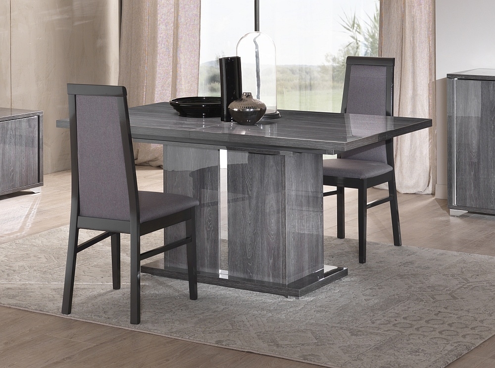 Product photograph of Augusta Oak Italian Extending Dining Table And 4 Chair from Choice Furniture Superstore.