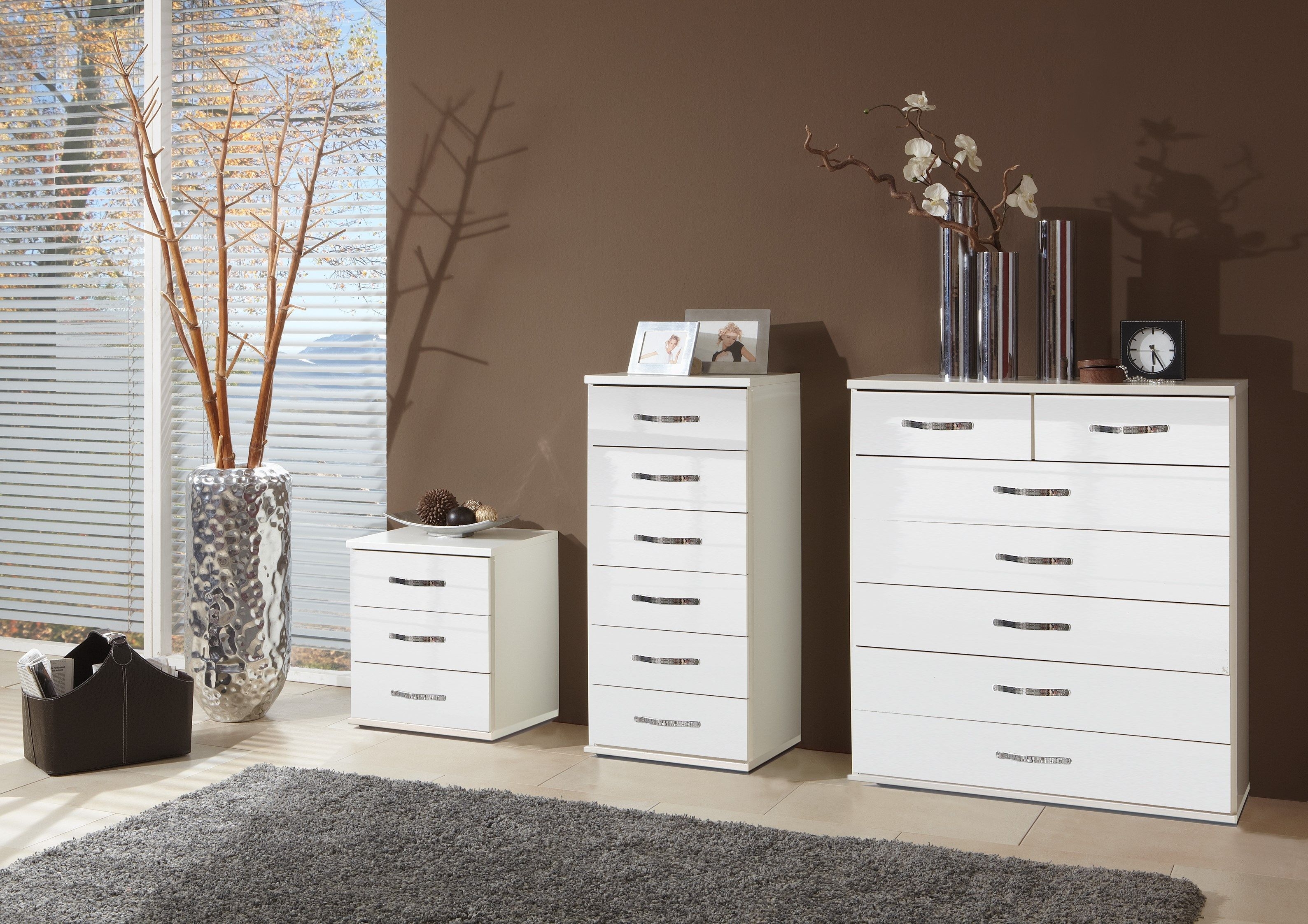 Product photograph of In Stock Trio 6 Drawer Narrow Chest German Made White Bedroom Furniture from Choice Furniture Superstore.