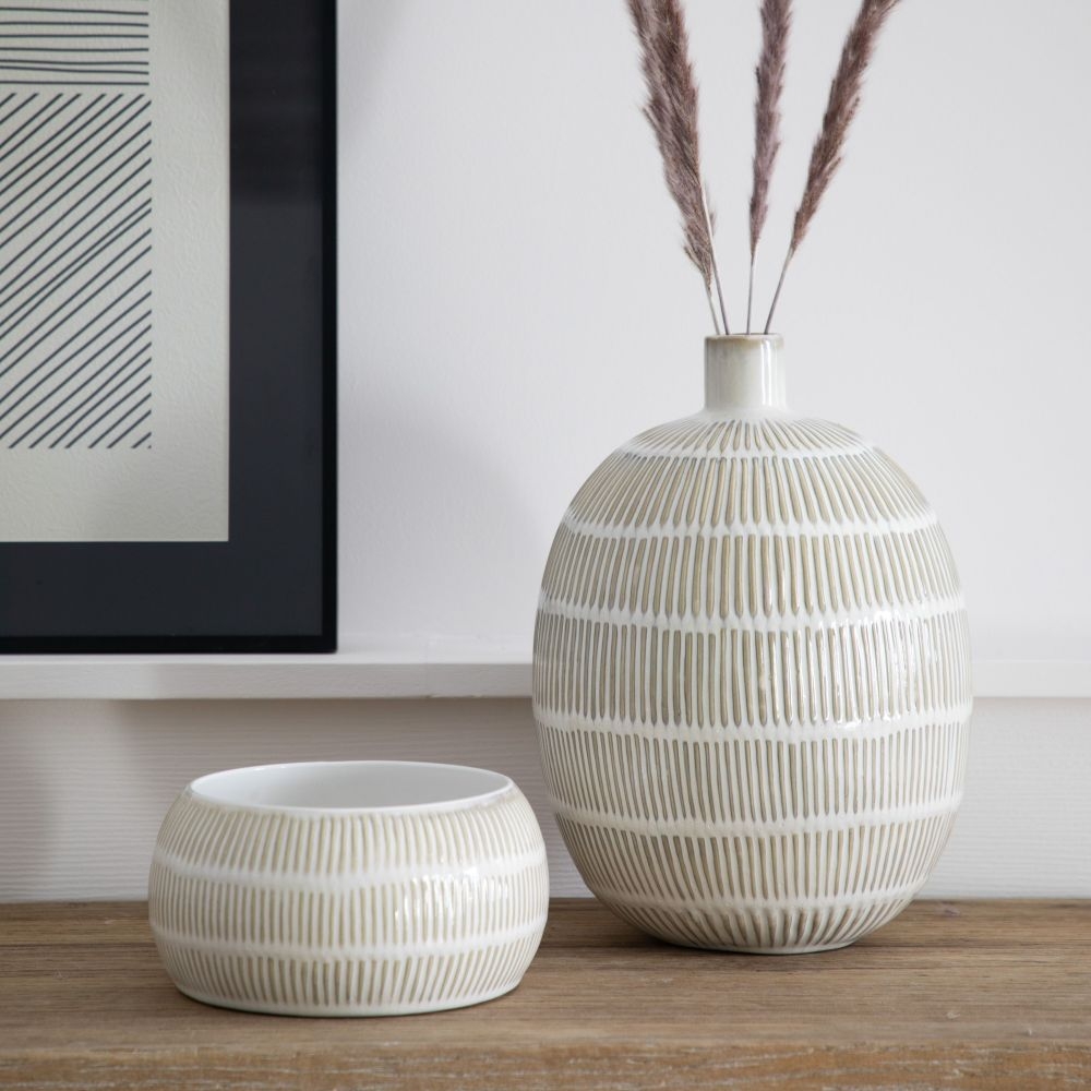 Product photograph of Kassidy Natural And White Vase from Choice Furniture Superstore.