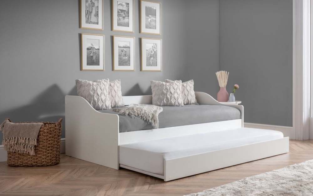 Product photograph of Elba White Daybed from Choice Furniture Superstore.