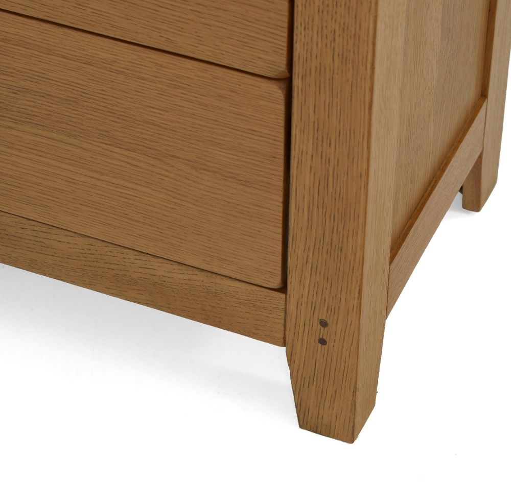 Product photograph of Belden Oak Chest Of Drawers 3 4 Drawers from Choice Furniture Superstore.