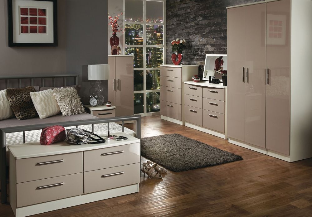 Product photograph of Knightsbridge Mushroom And Cream 4 Drawer Deep Chest from Choice Furniture Superstore.