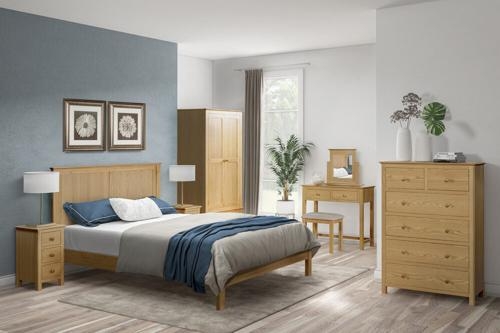 Product photograph of Arlington Oak 3 Drawer Bedside Cabinet from Choice Furniture Superstore.